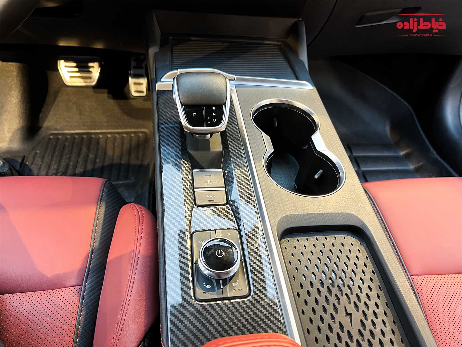 کنسول میانی و ترمز آریزو 6 جی تی