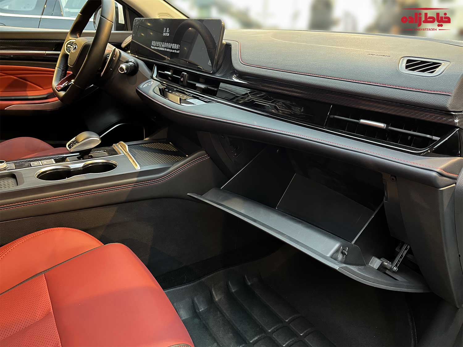 کابین داخلی آریزو 6 جی تی از نمای دیگر