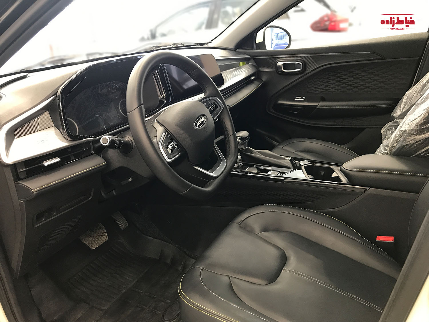 کابین داخلی ایکس 33 کراس